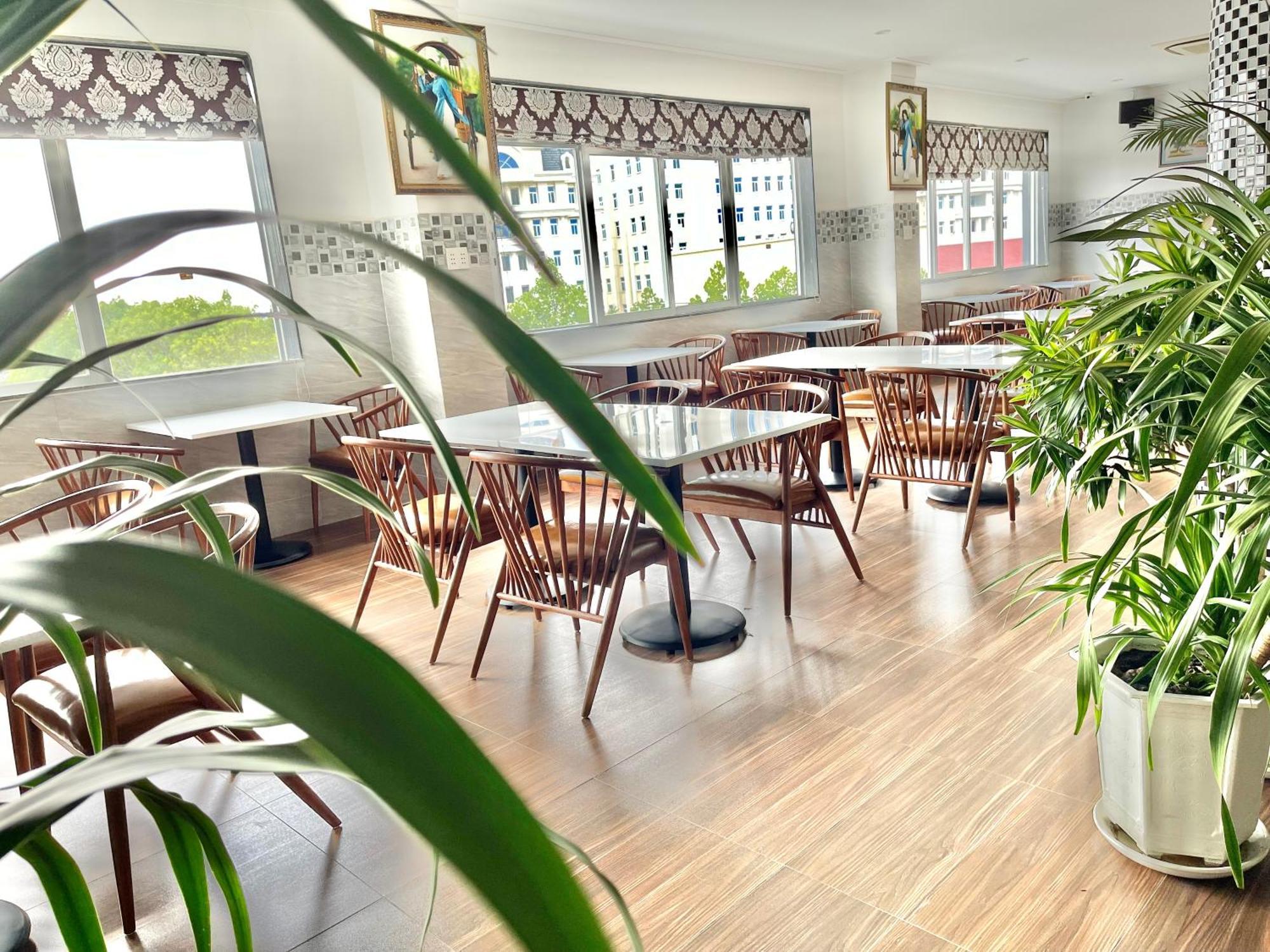 Long Bao Chau Hotel Thu Dau Mot Экстерьер фото