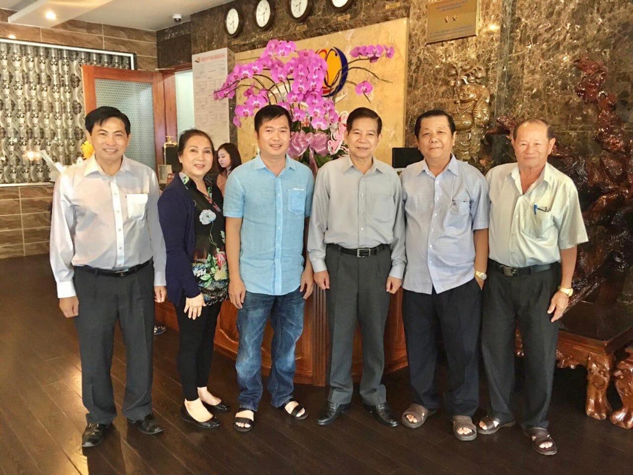 Long Bao Chau Hotel Thu Dau Mot Экстерьер фото