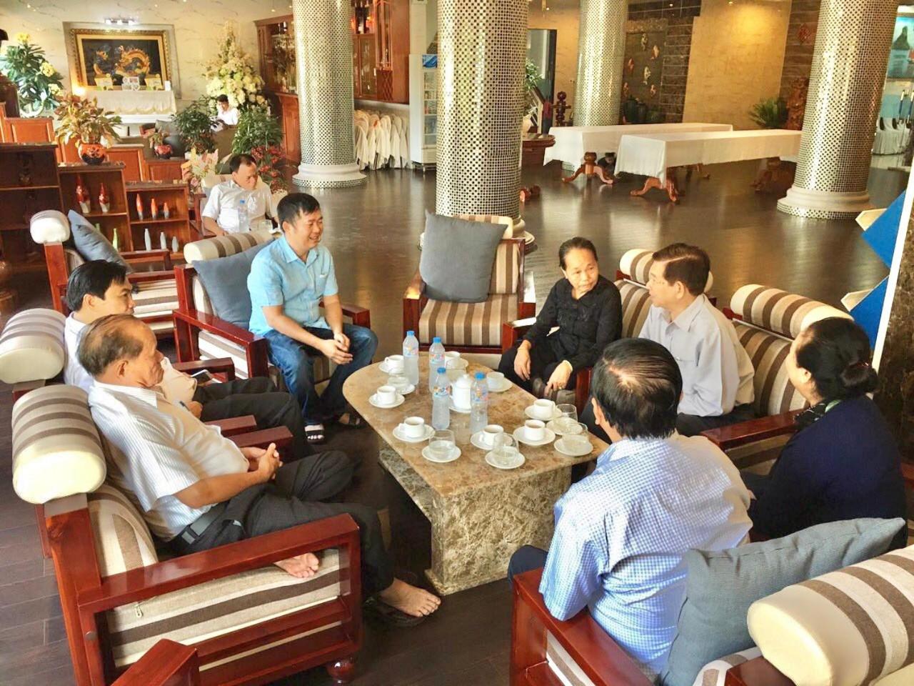 Long Bao Chau Hotel Thu Dau Mot Экстерьер фото