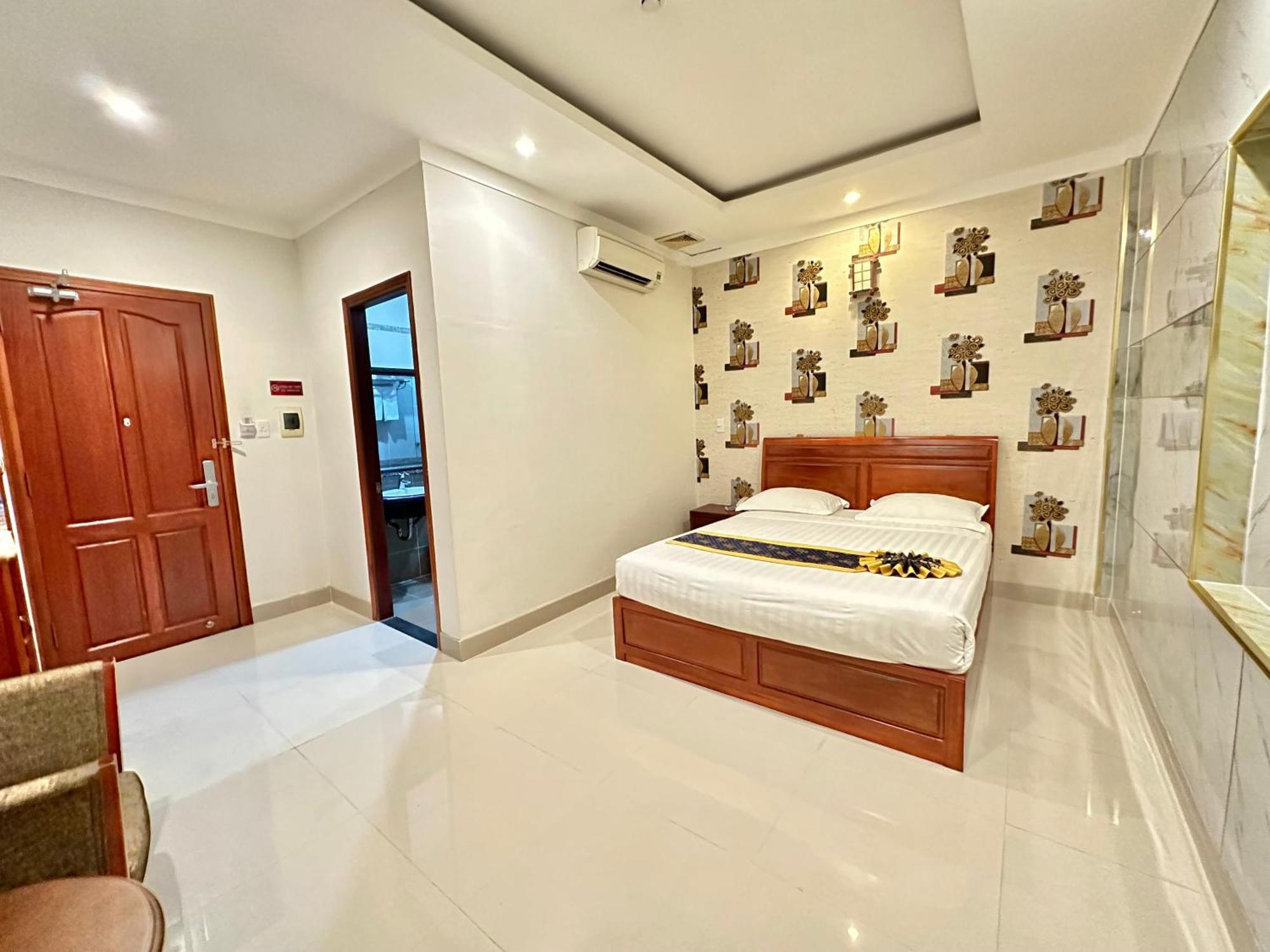 Long Bao Chau Hotel Thu Dau Mot Экстерьер фото