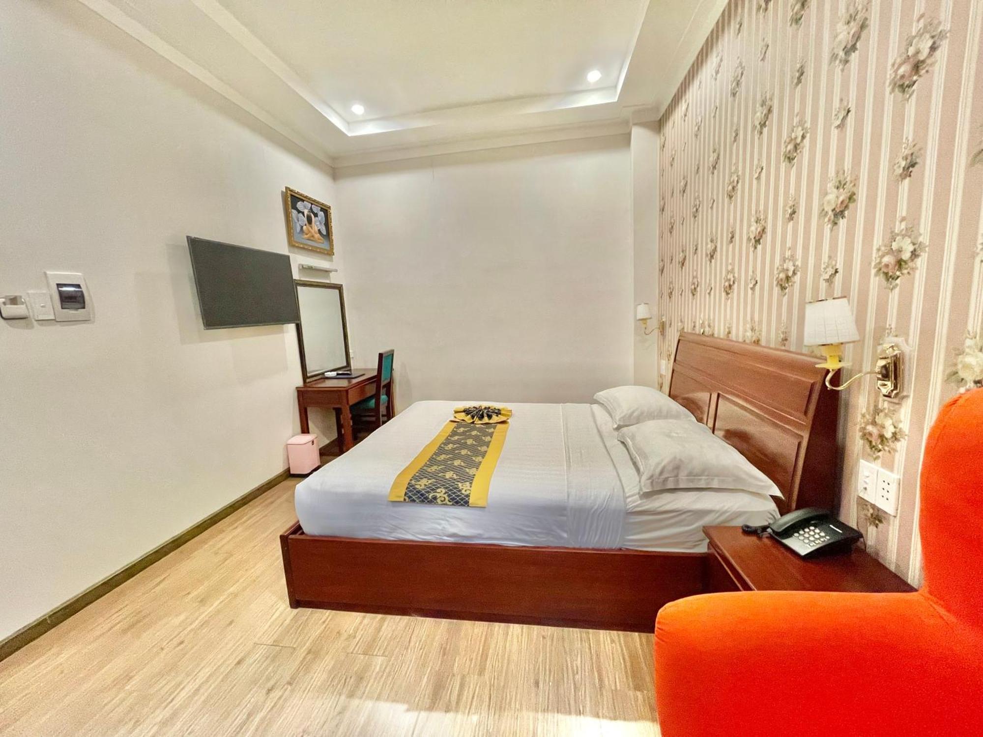Long Bao Chau Hotel Thu Dau Mot Экстерьер фото