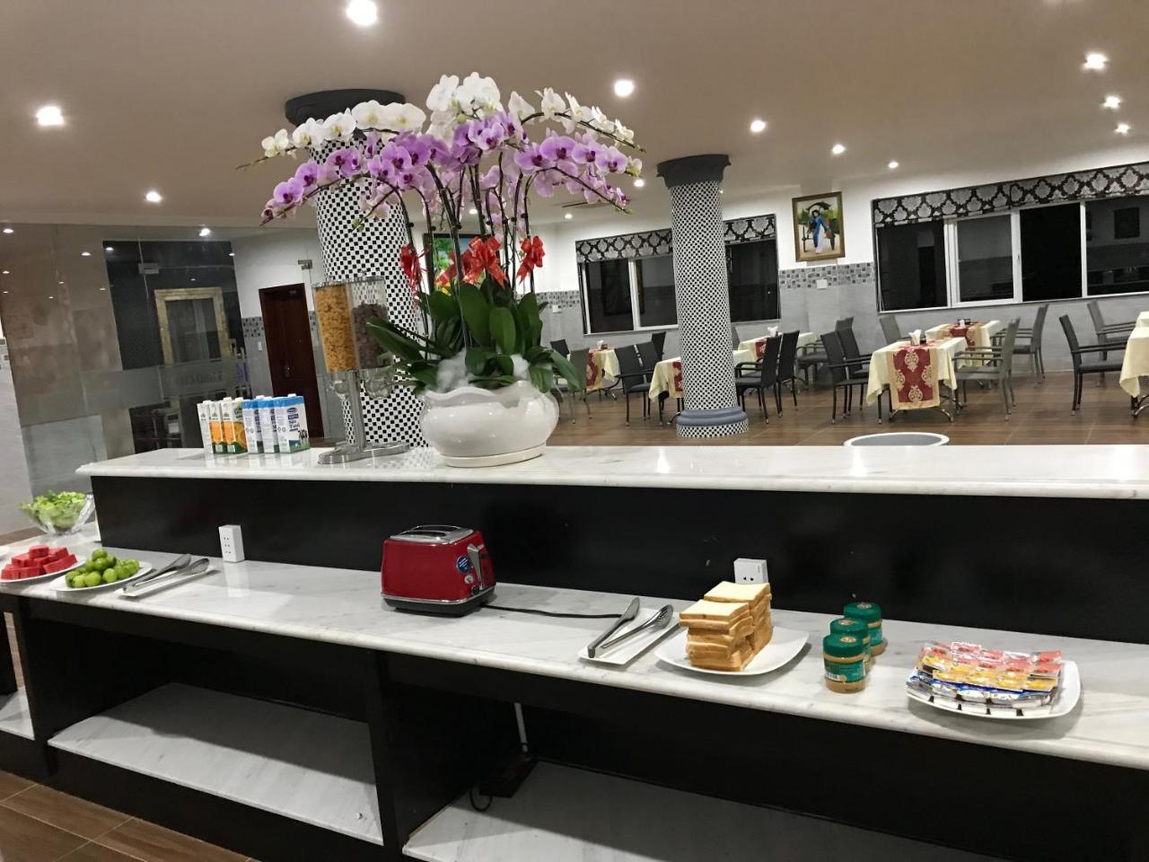 Long Bao Chau Hotel Thu Dau Mot Экстерьер фото